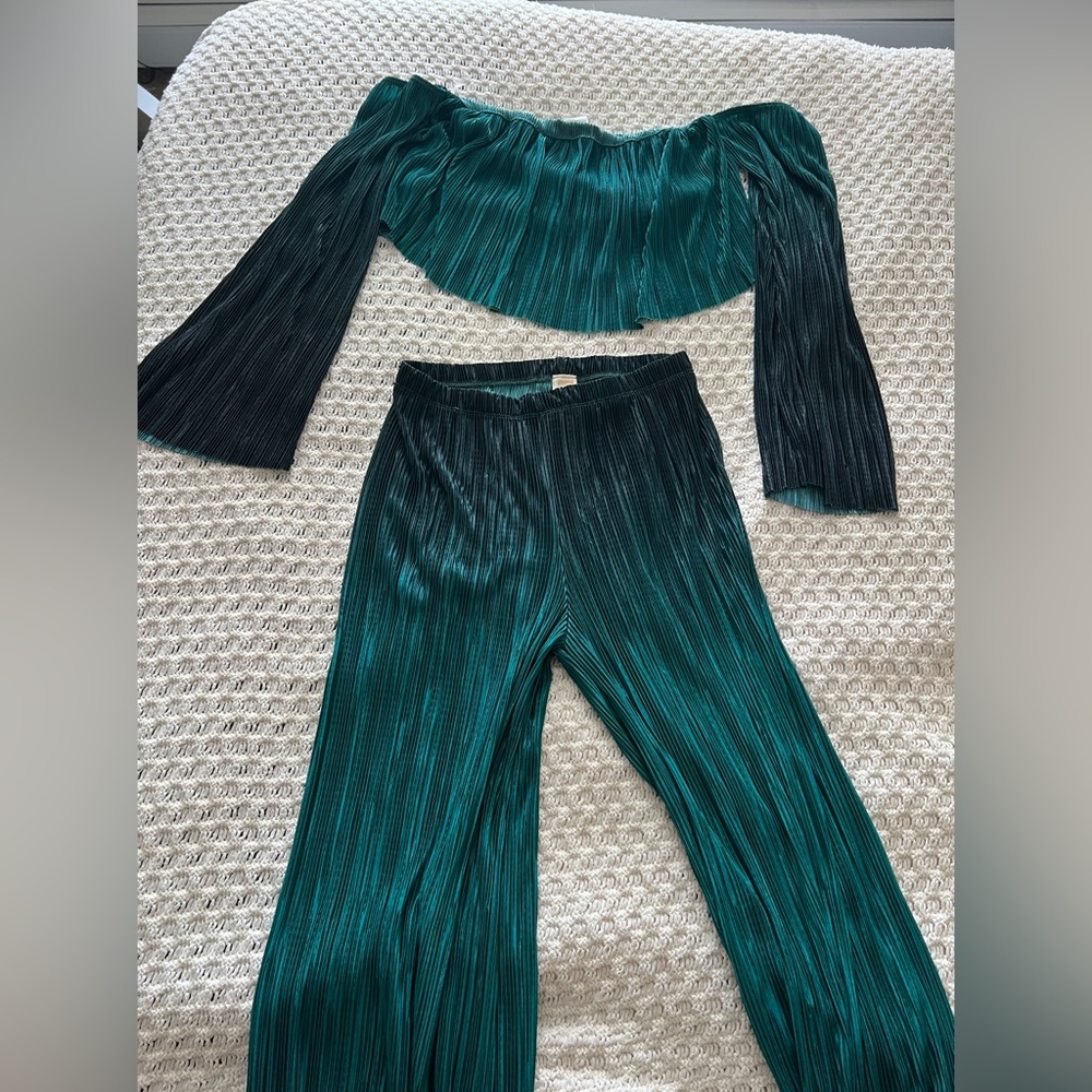 Gorgeous set never worn